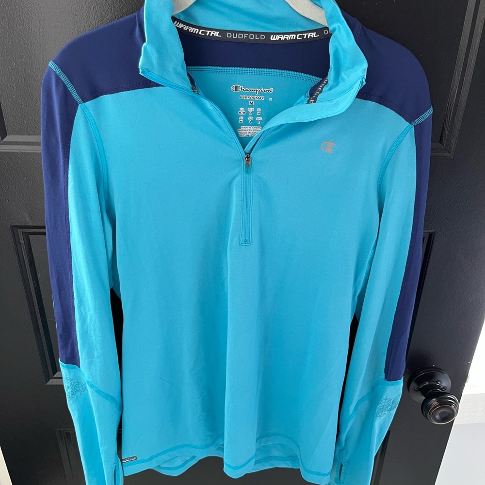 Champion pull over